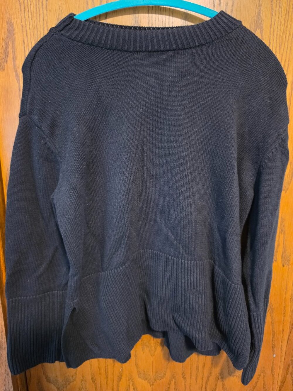 GAP Crewneck Knit Sweater Women Medium Black Split Side Vents Wide Ribbed Trim